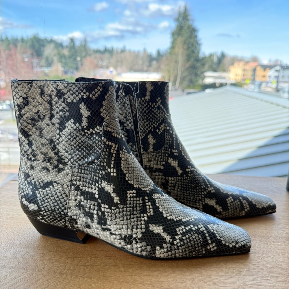 Tony Bianco RUPERT ECRU SNAKE Booties